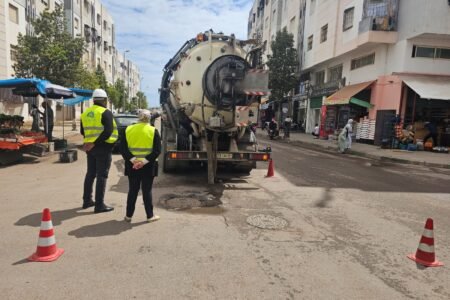 تجزئة السعادة بأولاد عزوز.. حملة واسعة لتنقية المجاري وتحسيس الساكنة بالحفاظ على النظافة