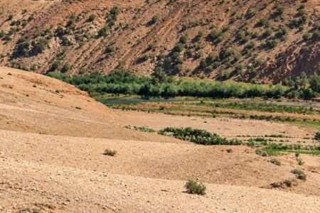 بولعوان بإقليم سطات.. لجنة مختلطة تحل بموقع مشروع مقلع وسط احتجاجات الساكنة